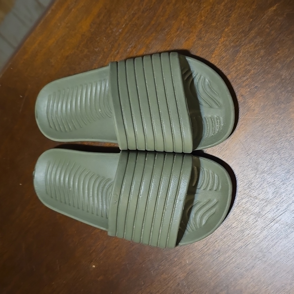 Kids Green Slid on shoes Size 13/1